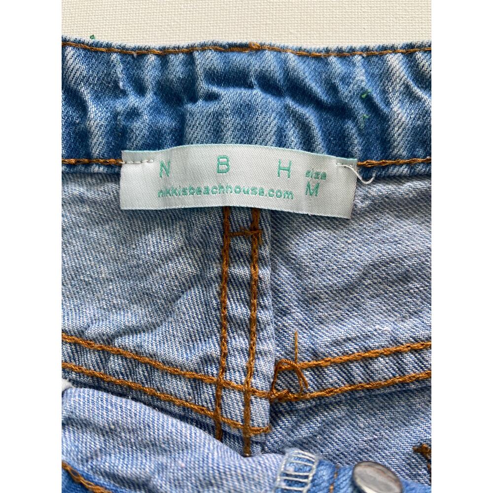 NIKKIBEACHHOUSE CUT OFF DENIM SHORTS SIZE MEDIUM - Picture 5 of 11